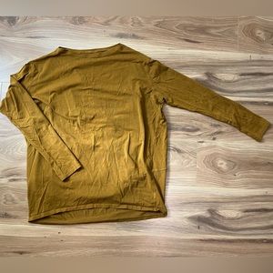 Lululemon back in action tee